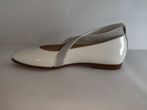 Beberlis White Patent Elastic Glitter Ankle Strap Shoes