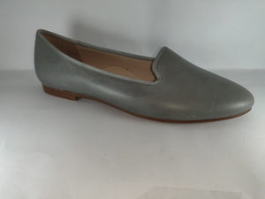 Beberlis Grey Leather Classic Flats
